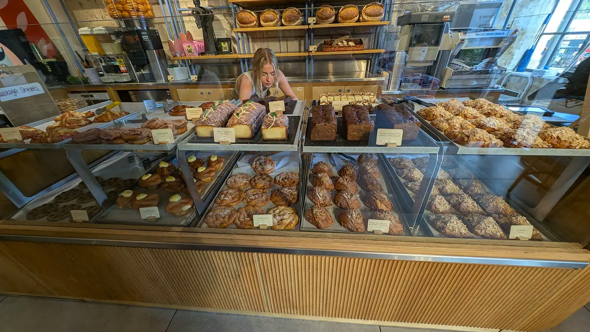 Home Farm Bakery – bakery in Hemsworth town centre